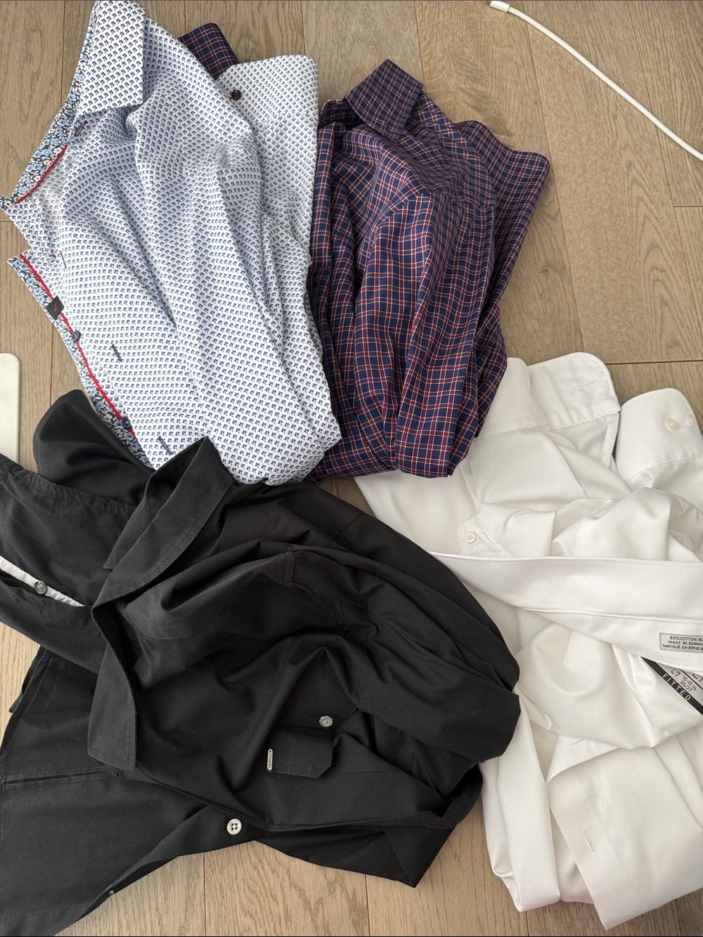 4 DRESS SHIRTS BRAND NEW LIKE NEW